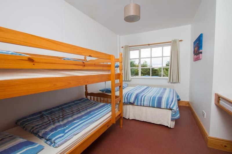 Rainbow Hostel Dingle Buitenkant foto